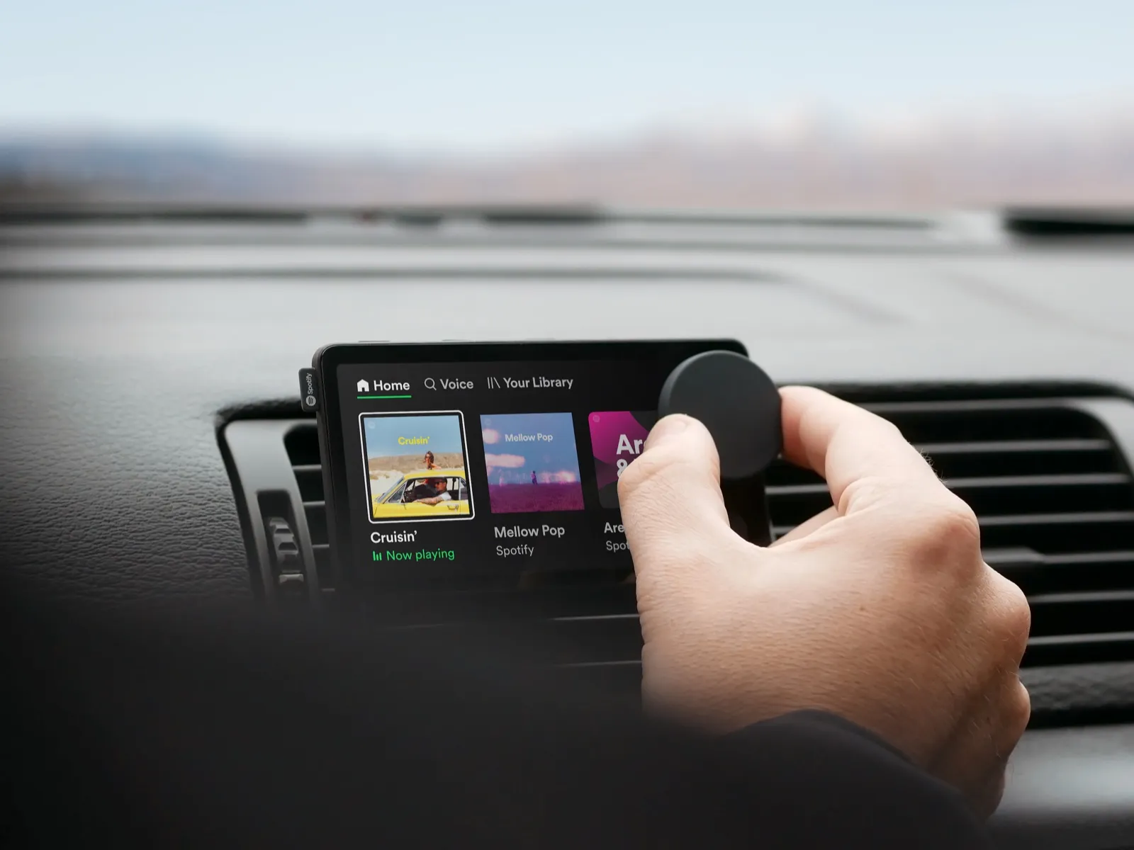 Spotify Car Thing im Auto
