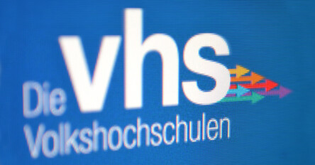 Kommunikation macht Schule. VHS-Deggendorf probt den Alleingang.