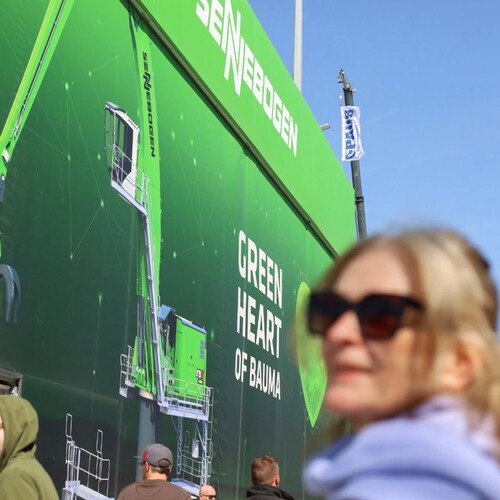MOVE BIG THINGS! Einfach gigantisch: Über 600.000 m² Ausstellungsfläche, rund 3.600 Aussteller:innen – und mittendrin...