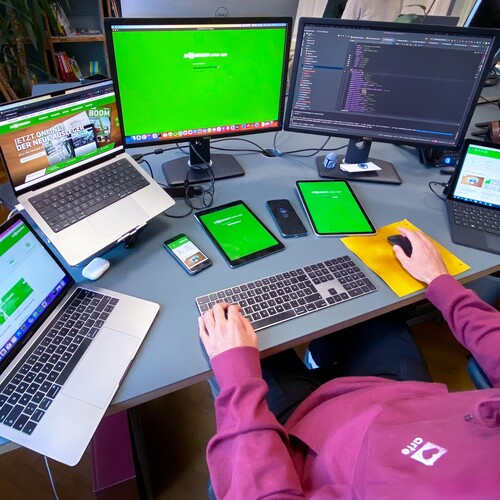 APP-SOLUT BEEINDRUCKEND Wenn David unsere Apps testet, ist das besser als Heimkino. Wie, du hast nur zwei Bildschirme???...